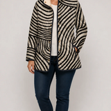 Inaya | Retro Hand-Drawn Circle Design Quilted Jacket